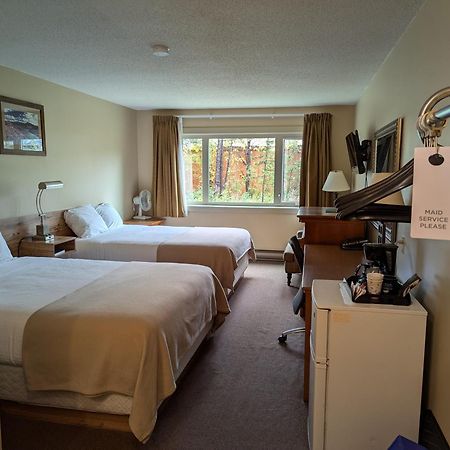 Northway Motor Inn Dease Lake Екстериор снимка